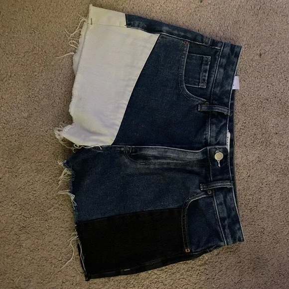 Multi colored Jean shorts - Picture 2 of 2